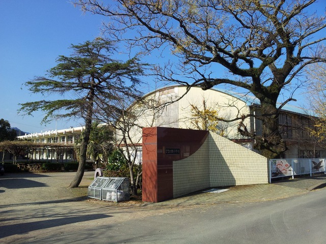 二里小学校